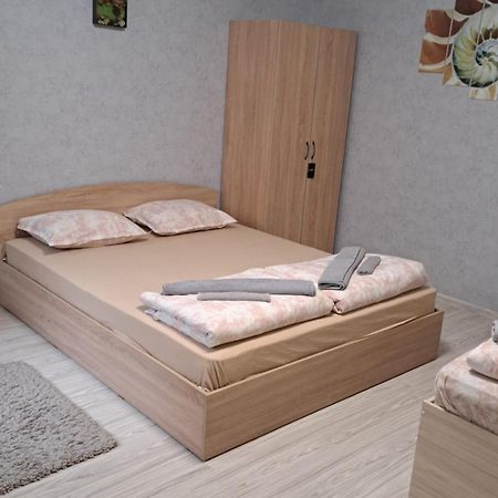 Къща Под Наем-Нощувки Targóvishte Exterior foto